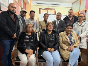 Este miércoles 29 de octubre de 2025 se desarrolló en la Casa de la Cultura Núcleo de Chimborazo la mesa técnica sobre la Ley Orgánica de Movilidad Humana (LOMH), convocada por la Mesa Interinstitucional de Refugio y Migración de Chimborazo (MIRECH). El encuentro reunió a instituciones públicas, privadas y organizaciones sociales con el propósito de fortalecer la aplicación de los derechos de las personas migrantes en la provincia.