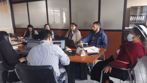 En el marco de la implementación territorial de la Estrategia Nacional “Ecuador Crece Sin Desnutrición Infantil”, se desarrolló una nueva sesión de la Mesa Intersectorial del Cantón Guano, espacio que reunió a representantes de distintas instituciones públicas, organizaciones locales y líderes comunitarios para fortalecer las acciones conjuntas orientadas a la prevención y reducción de la desnutrición crónica infantil (DCI).
