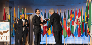 El presidente de la Asamblea Nacional del Ecuador, Niels Olsen Peet, obtuvo el reconocimiento Teddy Roosevelt International Conservation Award, uno de los reconocimientos más prestigiosos a nivel mundial en materia ambiental, otorgado por la International Conservation Caucus Foundation (ICCF).