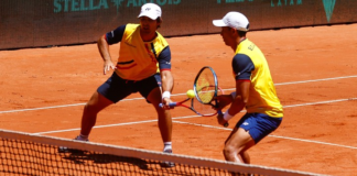 Gonzalo Escobar y Andy Andrade se alzaron campeones en distintos torneos internacionales, el país sigue produciendo talento capaz de competir ÔÇöy ganarÔÇö en los escenarios del circuito profesional, el manabita conquistó el título de dobles en el Challenger 75 de Antofagasta (Chile), el guayaquileño triunfó en el M25 de Salvador (Brasil); un fin de semana dorado para Ecuador.