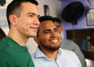 En el marco de los actos por la Independencia de Guayaquil, el presidente Daniel Noboa lideró un evento de bienvenida a los participantes del programa Jóvenes en Acción, una iniciativa destinada a impulsar la formación y empleabilidad juvenil. El mandatario resaltó que una nueva forma de conmemorar la independencia es generando oportunidades reales para las nuevas generaciones.