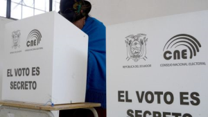 El próximo 16 de noviembre de 2025, Ecuador volverá a las urnas para participar en un nuevo referendo y una consulta popular convocados por el presidente Daniel Noboa. Este será el octavo proceso electoral en apenas cinco años, una muestra del intenso clima político que ha mantenido a los ciudadanos en permanente actividad electoral desde 2021.