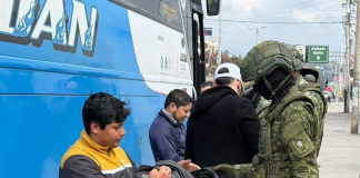 Con el objetivo de garantizar la tranquilidad ciudadana y prevenir posibles alteraciones del orden público, la Brigada de Caballería Blindada desplegó este fin de semana, personal militar en diversos puntos de Riobamba.