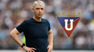 Liga Deportiva Universitaria de Quito ha recibido una multa económica de 105.000 dólares impuesta por la Conmebol, consecuencia de retrasos, incumplimiento de protocolo y desatención a las normas disciplinarias del organismo sudamericano.