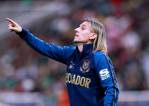 Más allá de los resultados, la preocupación se centra en el funcionamiento del equipo y las decisiones tácticas del técnico argentino Sebastián Beccacece, que han generado cuestionamientos.