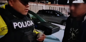 La Policía Nacional anunció que los operativos de alcoholemia se mantendrán de forma permanente en toda la provincia. Además, hizo un llamado a la ciudadanía para actuar con responsabilidad: “Si va a beber, entregue las llaves. La vida no tiene repuesto”, insistió la institución. Los próximos controles se extenderán hacia las carreteras interprovinciales y zonas de alta afluencia vehicular, como la vía Riobamba–Guaranda y la Panamericana Sur, donde históricamente se han registrado los accidentes más graves.