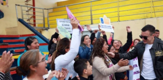 Este jueves 23 de octubre, el presidente Daniel Noboa entregó 1.000 bonos para emprendedores. Lo hizo en un evento realizado en Latacunga. Además informó que, con esta entrega, suman USD 9.3 millones en créditos productivos y bonos para emprendimientos.