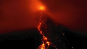 La empresa estatal Petroecuador acelerará las obras para la construcción de una variante en el Sistema de Oleoducto Transecuatoriano (SOTE) y otra en el Poliducto Shushufindi – Quito, debido a posibles riesgos por la reactivación de procesos eruptivos del volcán Reventador.