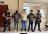 La Policía Nacional del Ecuador continúa su ofensiva contra el microtráfico de drogas en la provincia de Chimborazo. En un operativo ejecutado por la Jefatura Antidrogas de la Subzona, agentes especializados intervinieron un punto de expendio en el sector del Circuito Terminal, al sur de Riobamba, logrando resultados contundentes.