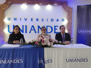 Con la presencia de autoridades, docentes y medios de comunicación, la Universidad UNIANDES Riobamba presentó su nueva carrera de Tecnología Superior en Estética Integral. La rueda de prensa, efectuada el 29 de octubre, sirvió también para destacar la proyección académica de la institución y su compromiso con la formación técnica en la provincia.