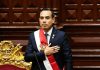 José Enrique Jerí Oré, de 38 años, se convirtió oficialmente hoy en presidente interino de Perú luego de que el Congreso destituyera a Dina Boluarte por “incapacidad moral permanente”. Jerí, quien hasta ahora ejercía como presidente del Congreso, asumió el cargo conforme a la línea de sucesión constitucional.