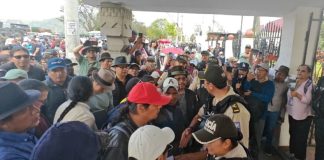 Este miércoles 15 de octubre de 2025, en Otavalo, provincia de Imbabura, se instaló una mesa de diálogo entre representantes del Gobierno de Ecuador y dirigentes indígenas, en el marco del paro nacional convocado por la Confederación de Nacionalidades Indígenas del Ecuador (Conaie).
