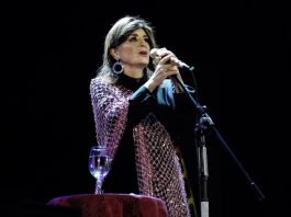 La reconocida artista ecuatoriana Paulina Tamayo apodada “la Grande del Ecuador” falleció el martes 21 de octubre de 2025, a la edad de 60 años. Originaria de Quito, nació el 14 de abril de 1965.