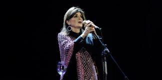 La reconocida artista ecuatoriana Paulina Tamayo apodada “la Grande del Ecuador” falleció el martes 21 de octubre de 2025, a la edad de 60 años. Originaria de Quito, nació el 14 de abril de 1965.