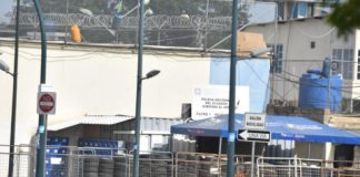 La madrugada del domingo 9 de noviembre de 2025, un nuevo amotinamiento en el Servicio Nacional de Atención Integral a Personas Adultas Privadas de la Libertad y a Adolescentes Infractores (SNAI) (SNAI) del centro de privación de libertad N.º 1 de Machala (provincia de El Oro) se saldó con al menos cuatro internos fallecidos y cerca de 43 personas heridas, entre ellas un agente de la Policía Nacional del Ecuador.