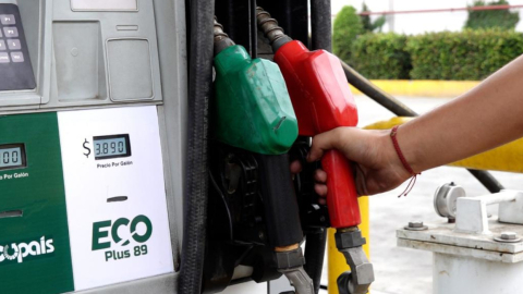 El precio de las gasolinas Extra y Ecopaís baja en Ecuador desde el 12 de noviembre de 2025 – La Palabra Quito