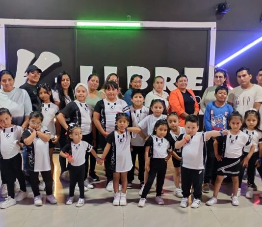 La Academia de Baile K-LIBRE DANCE STUDIO, nació en Riobamba en el año 2010, bajo la dirección y conducción de Francisco Rodríguez, coreógrafo y bailarín profesional con una amplia trayectoria a nivel nacional e internacional en estilos urbanos, latinos y comerciales.