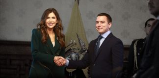 El Gobierno ecuatoriano y la administración de los Estados Unidos están explorando la instalación de “potenciales bases” militares en Ecuador durante la visita de la secretaria de Seguridad estadounidense, Kristi Noem, programada para los días 5 y 6 de noviembre de 2025.