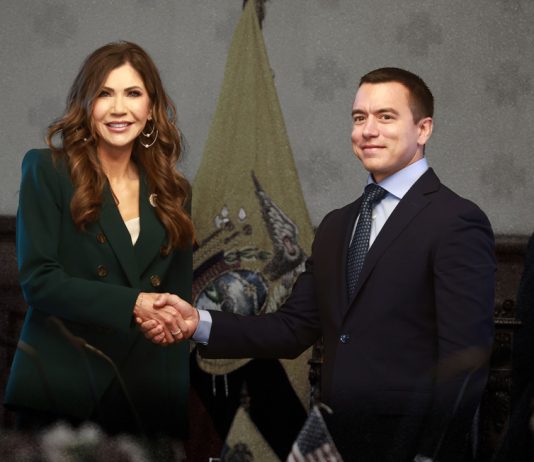 El Gobierno ecuatoriano y la administración de los Estados Unidos están explorando la instalación de “potenciales bases” militares en Ecuador durante la visita de la secretaria de Seguridad estadounidense, Kristi Noem, programada para los días 5 y 6 de noviembre de 2025.