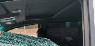 Riobamba nuevamente fue escenario de un hecho violento el pasado feriado, en el barrio Balcones del Norte, a pocas cuadras de la iglesia Bautista y en el sector conocido como La Coca Cola, un ataque armado cobró la vida de David R., un joven de 32 años que conducía una camioneta blanca en la que también viajaban su esposa y tres menores de edad.