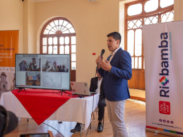 La Alcaldía de la Gente llevó a cabo este jueves 20 de noviembre la socialización del Anteproyecto de Rehabilitación Urbana de la calle Veloz, una iniciativa que busca recuperar espacios patrimoniales y promover la movilidad sostenible en el Centro Histórico de Riobamba.