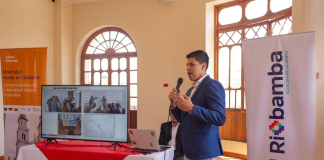 La Alcaldía de la Gente llevó a cabo este jueves 20 de noviembre la socialización del Anteproyecto de Rehabilitación Urbana de la calle Veloz, una iniciativa que busca recuperar espacios patrimoniales y promover la movilidad sostenible en el Centro Histórico de Riobamba.