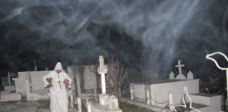 En Penipe, se fortalece cada año una tradición que conjuga devoción, patrimonio y memoria. A las 23h00, comienza el ritual del Animero, un recorrido de 16 noches previas al Día de los Difuntos. No existe registro exacto del inicio de esta práctica, los habitantes de Penipe afirman que la práctica tiene más 400 años de antigüedad.