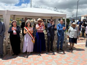 En la parroquia Calpi de Riobamba, se realizó el desfile cívico que conmemoró sus 450 años de fundación y 195 años de parroquialización. Autoridades locales, instituciones educativas, organizaciones comunitarias y habitantes participaron en el evento que rindió homenaje a esta tierra histórica.