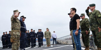 A pocos días del inicio oficial de la campaña para la consulta popular y referéndum del 16 de noviembre, el presidente Daniel Noboa anunció que la isla Baltra, en Galápagos, no será considerada para la instalación de una base militar extranjera. El pronunciamiento lo realizó durante una entrevista, donde enfatizó que las prioridades de su Gobierno se concentran en fortalecer el control marítimo en Salinas y Manta.