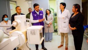 El Ministerio de Finanzas presentó este 31 de octubre de 2025 la Proforma del Presupuesto General del Estado para 2026, en donde detalla las asignaciones previstas para los sectores prioritarios de salud y educación. Y esos presupuestos deben crecer cada año, al menos, en el documento presentado a la Asamblea, sin importar si el Gobierno de turno cuenta con más recursos.