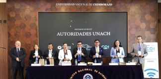 En un acto solemne cargado de emotividad y memoria institucional, la Carrera de Comunicación de la Facultad de Ciencias Políticas y Administrativas de la UNACH, conmemoró su vigésimo aniversario de creación, destacando dos décadas de aporte académico y profesional para la provincia y el país.