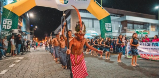Con un colorido pregón lleno de música, danza y alegría, los habitantes de Pastaza dieron inicio a la celebración por los 64 años de vida provincial, conmemorando el 10 de noviembre de 1959, fecha en que se publicó en el Registro Oficial la independencia de la entonces provincia Napo-Pastaza.