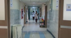 En medio de las quejas por la falta de medicamentos en hospitales públicos de Ecuador, el Gobierno de Daniel Noboa anunció este 5 de noviembre que el país recibirá USD 250 millones el Banco Interamericano de Desarrollo (BID) para la compra de medicinas.