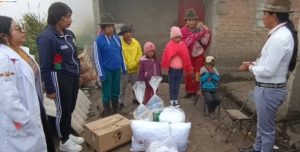 Lo que hace apenas unos días era una historia marcada por el dolor y la soledad, hoy comienza a transformarse en esperanza. En la comunidad Laihua Chiguizungo, parroquia Simiatug, los hermanos que sobrevivieron durante años sin el cuidado de sus padres han empezado a recibir atención y acompañamiento integral por parte del Estado y de la Prefectura de Bolívar.