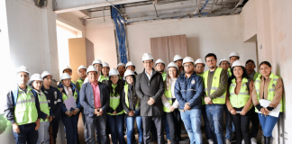 En cumplimiento del convenio suscrito entre el Consejo de la Judicatura (CJ) y la Universidad Nacional de Chimborazo (Unach), estudiantes y docentes de la carrera de Ingeniería Civil, iniciaron los trabajos técnicos para la evaluación estructural del edificio del Consejo de la Judicatura que por más de una década ha permanecido abandonado y en ruinas debido a un litigio con el contratista.