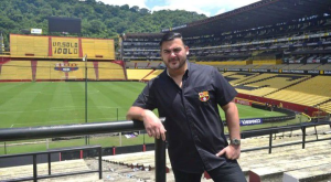 Barcelona Sporting Club, dejó escapar dos puntos sobre el final en su empate 1-1 ante Universidad Católica, permitiendo el debate. El presidente del club, Antonio Álvarez, arremetió con dureza contra el arbitraje, dejando un puntual.