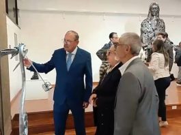La muestra de esculturas metálicas de Eduardo Baldeón Velasco se exhibe en el Museo y Centro Cultural Riobamba como parte de los actos por los 205 años de Emancipación Política de la ciudad. El acero, frío y rígido por naturaleza, cobra vida en manos del artista Eduardo Baldeón Velasco.