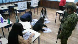 Según el CNE, en 23 de las 24 provincias ya concluyó el escrutinio de actas de la consulta popular y referéndum. El revés para el Gobierno fue mayor en Sucumbíos y Manabí, mientras que en Pichincha, Loja y otras tuvo respaldo la reducción de asambleístas.