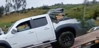 La madrugada del martes 18 de noviembre, alrededor de las 03h00, una camioneta Mazda BT-50 4×4 fue sustraída en pleno centro de Guaranda. El hecho ocurrió cuando cuatro individuos llegaron en un vehículo color vino y, tras interceptar al dueño del automotor, tres de ellos procedieron a robar la camioneta antes de huir.