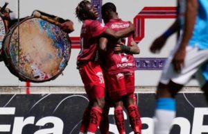 Mushuc Runa recibió al 'rodillo rojo' con el objetivo de sumar puntos para no descender en la Fecha 5 del cuadrangular de descenso de la LigaPro 2025. Lo logró. Le ganó por 1-0 a Técnico Universitario con un tanto de Cristian Penilla y se salvó de perder la categoría.