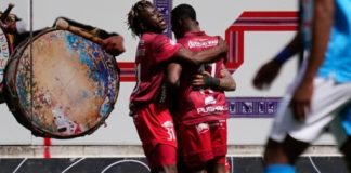 Mushuc Runa recibió al 'rodillo rojo' con el objetivo de sumar puntos para no descender en la Fecha 5 del cuadrangular de descenso de la LigaPro 2025. Lo logró. Le ganó por 1-0 a Técnico Universitario con un tanto de Cristian Penilla y se salvó de perder la categoría.