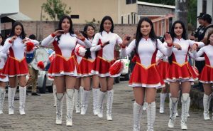 La parroquia San Vicente, perteneciente al cantón San Miguel de Bolívar, celebró este fin de semana su 47.º aniversario de parroquialización con un desfile cívico que reunió a autoridades locales, instituciones educativas, organizaciones comunitarias y a decenas de habitantes que se sumaron a la festividad.