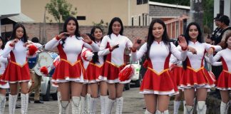 La parroquia San Vicente, perteneciente al cantón San Miguel de Bolívar, celebró este fin de semana su 47.º aniversario de parroquialización con un desfile cívico que reunió a autoridades locales, instituciones educativas, organizaciones comunitarias y a decenas de habitantes que se sumaron a la festividad.
