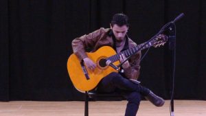 La Casa de la Cultura Ecuatoriana Núcleo de Chimborazo (CCECH) llevará a cabo la décima octava edición del Encuentro Internacional “La Guitarra desde los Andes”, un espacio que se ha consolidado como referente para los amantes de la guitarra clásica en la región.