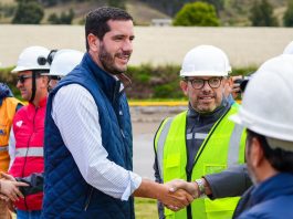 El ministro de Infraestructura y Transporte, Roberto Luque, realizó este 26 de noviembre, un recorrido técnico por los trabajos de Mantenimiento por Resultados (MPR) que se ejecutan en la carretera E487 Balbanera-Pallatanga–Cumandá, una de las rutas más importantes para la movilidad y el comercio en la provincia de Chimborazo.