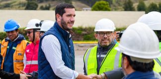 El ministro de Infraestructura y Transporte, Roberto Luque, realizó este 26 de noviembre, un recorrido técnico por los trabajos de Mantenimiento por Resultados (MPR) que se ejecutan en la carretera E487 Balbanera-Pallatanga–Cumandá, una de las rutas más importantes para la movilidad y el comercio en la provincia de Chimborazo.