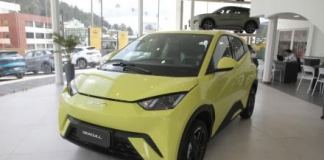 Los propietarios de vehículos totalmente eléctricos en Ecuador deberán cancelar solo USD 10 por concepto de matriculación vehicular. Esta medida, ya en vigencia, responde a los esfuerzos del Gobierno Nacional por incentivar la movilidad sostenible, reducir el impacto ambiental y aliviar la carga económica de los ciudadanos.