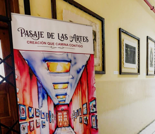 La Universidad Nacional de Chimborazo (UNACH) implementó un nuevo espacio destinado a la exhibición permanente de obras artísticas en el campus La Dolorosa. El pasillo del bloque A fue acondicionado como una galería abierta al público universitario, con el propósito de fortalecer la difusión cultural y promover la producción artística de docentes y estudiantes.