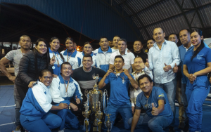 Tras varias semanas de competencia, integración y convivencia deportiva, el equipo de la Policía Nacional se proclamó campeón absoluto de los Juegos Interinstitucionales 2025, organizados anualmente por el Municipio de Pastaza y que reúnen a las principales instituciones del cantón.
