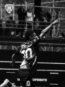 Miguel Nazareno, jugador de las divisiones formativas de Independiente Juniors, perdió la vida víctima de un hecho violento en su ciudad natal. Tenía 16 años, pertenecía a la categoría Sub-17 del conjunto negriazul, y era considerado una de las promesas en ascenso del semillero que tantas figuras ha dado al balompié ecuatoriano.